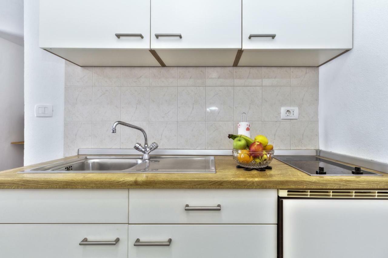 Apartmani Anna Umago Esterno foto