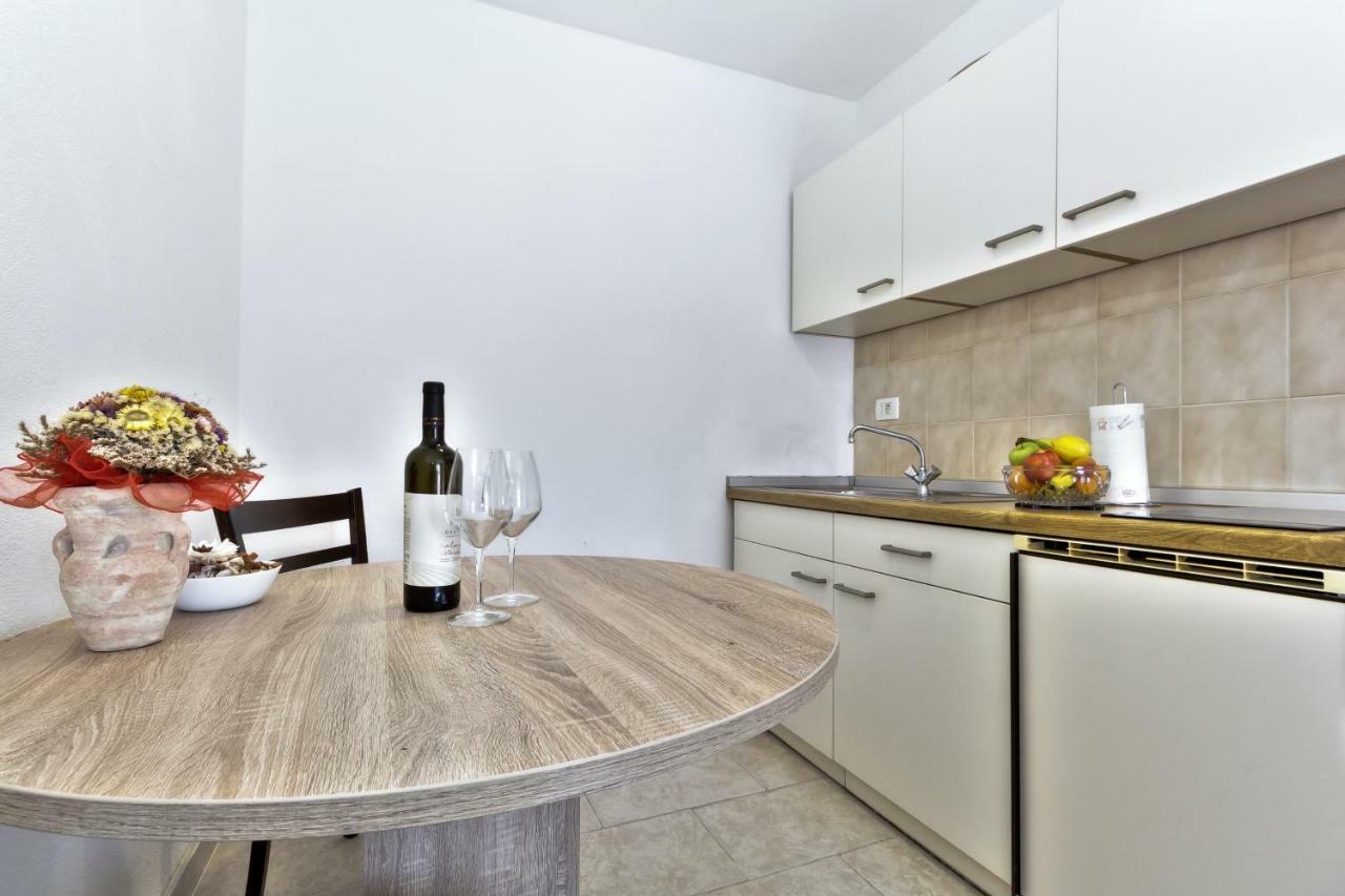 Apartmani Anna Umago Esterno foto