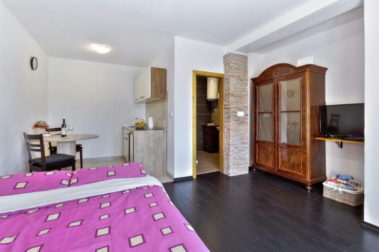 Apartmani Anna Umago Esterno foto