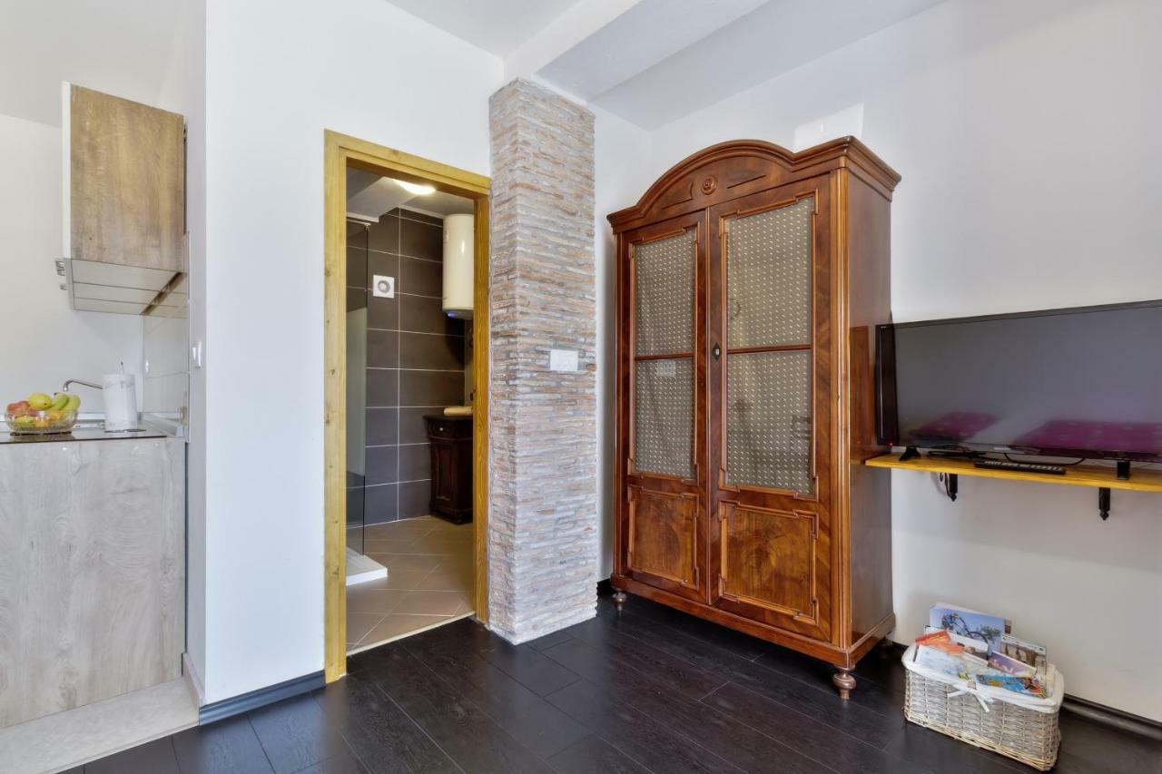 Apartmani Anna Umago Esterno foto