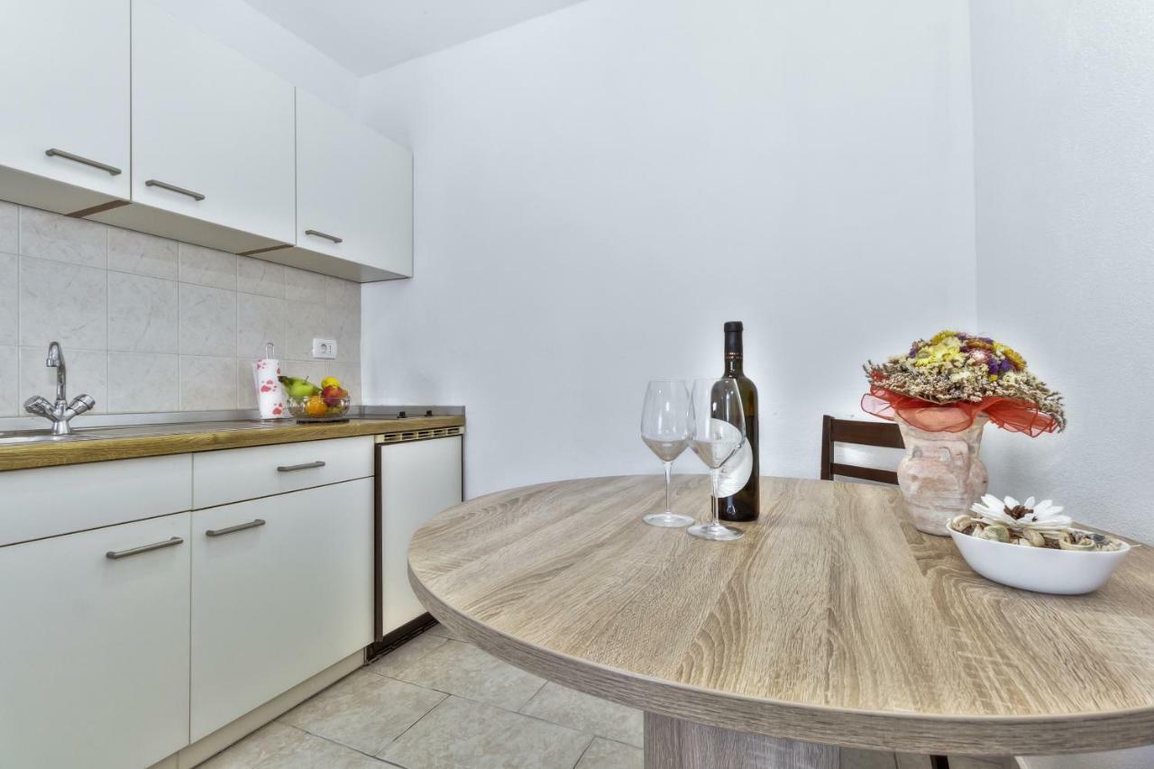 Apartmani Anna Umago Esterno foto